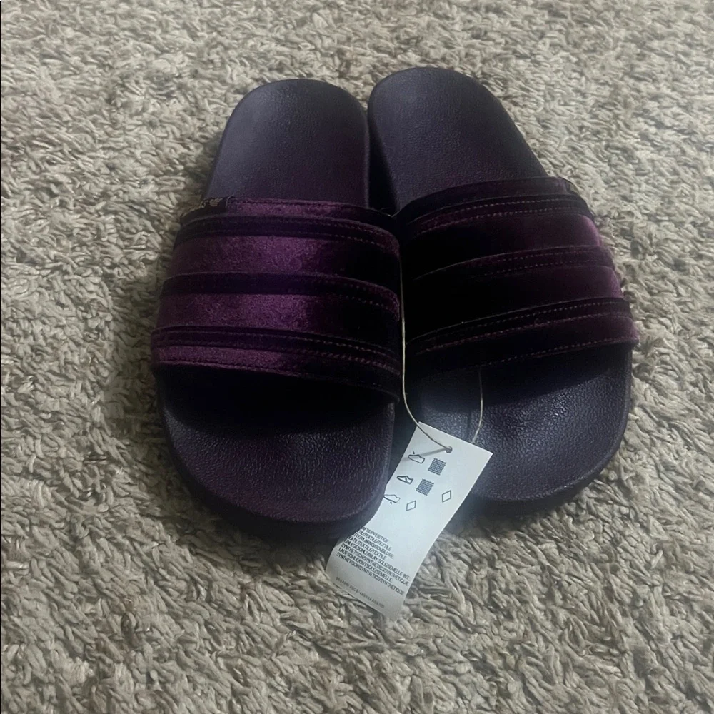 Adidas purple velvet slides - Picture 3 of 4